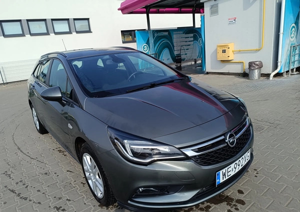 Opel Astra cena 55000 przebieg: 110000, rok produkcji 2019 z Chełm małe 497